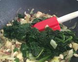 Foto del paso 5 de la receta Acelgas y espinacas salteadas con setas y jamón ibérico