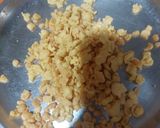 बूंदी का लड्डू (Boondi Ka laddu recipe in hindi) रेसिपी चरण 4 फोटो