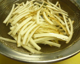 A picture of step 1 of Burdock Root Consomme Soup.
