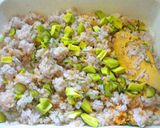 A picture of step 5 of Yukari-Seasoned Easy Chirashi Sushi with Salmon Flakes.