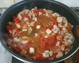 Foto del paso 3 de la receta: Macarrones con pollo, shiitake, espinacas y tomate