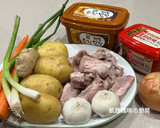 韓式馬鈴薯排骨湯的食譜步驟1照片
