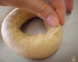 A picture of step 5 of Kinako Roasted Soy Flour Bagels.