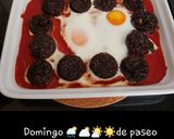 Foto del paso 4 de la receta: Morcilla con tomate y huevos al horno