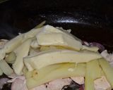 Foto del paso 3 de la receta: Pollo en salsa con papas y queso