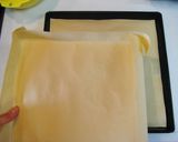 A picture of step 4 of Kyohou Grape Swiss Roll.