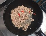 รูปขั้นตอนการทำที่ 3 ของ ผัดเห็ดเข็มทองหมูสับ #อาหารไทยง่ายๆ