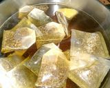 A picture of step 4 of Big Ole Pot Cold Comfort Tea.
