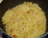 Foto langkah ke 3 dari resep Bihun Isian Risol Kampung Dan Pastel.