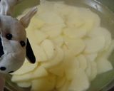 A picture of step 1 of Simmered Potato and Ground Pork with Gochujang Flavor.