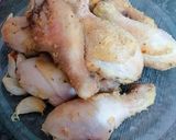 Foto del paso 3 de la receta Muslos de pollo en salsa de limón, azafrán y ajos tiernos