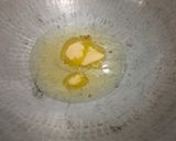 Foto langkah ke 2 dari resep Tumis Tauge Sawi Putih.