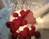 Une image de l'étape 2 de Pancake framboise chocolat blanc.
