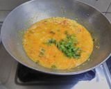 A picture of step 3 of Roti upma.