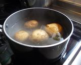 A picture of step 1 of Panfried Chicken with Cheese and Potatoes.