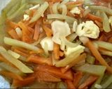 Foto langkah ke 4 dari resep Tumis Labu Siam Wortel.