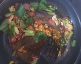 Foto langkah ke 5 dari resep Kwetiaw Goreng.