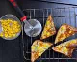 A picture of step 5 of Chilli cheese toast.