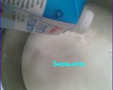 A picture of step 2 of Ginger panna-cotta.
