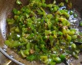 A picture of step 3 of Hariyali Green Brinjal Bhartha.