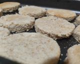 Foto del paso 3 de la receta: Alfajores veganos de bagazo de maní y guayabada