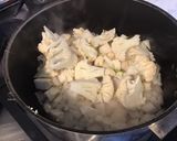 Une image de l'étape 2 de Velouté de chou fleur au cumin.