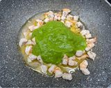 Foto del passaggio 6 della ricetta Farfalle con crema di asparagi, pescespada e mazzancolle