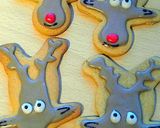 A picture of step 9 of Vickys Gingerbread Snowmen & Reindeer, Decorating Idea.