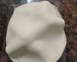 Foto del paso 2 de la receta: Empanadas express de muzzarella y verdeo en sandwichera