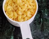 A picture of step 1 of Macaroni with Green Olives.