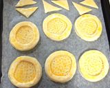 A picture of step 6 of Blueberry No-Bake Cheese Pies.