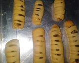 Foto langkah ke 5 dari resep Roti isi pisang coklat.