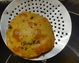 A picture of step 3 of Masala Aloo Puris.