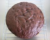A picture of step 7 of Chocolate Berry Cake.