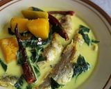 Gambar langkah 5 resipi Masak Lemak Labu Kuning, Ikan Gelama Asin & Pucuk Manis.