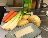 Foto del paso 1 de la receta: Porrusalda con migas de bacalao