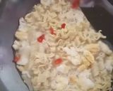 Foto langkah ke 4 dari resep Indomie Goreng Nyemek.