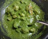 A picture of step 2 of Hadrabadi green chicken.