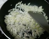 A picture of step 1 of Easy Lunch Loco Moco Rice Bowl with Stir-fried Hamburger Meat.