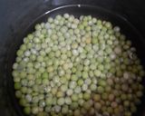 A picture of step 1 of Methi vatana sabji.