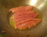 A picture of step 4 of Steamed Mushrooms and Chicken Tenderloins with Cheese.