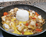 Foto del paso 5 de la receta: Arroz con pollo y queso