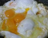 Foto del paso 6 de la receta: Huevos con patatas y jamón 😋🍽