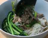 Foto langkah ke 6 dari resep Bihun Kuah Sapi Iris Devina Hermawan.
