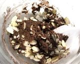A picture of step 5 of Almond Chocolate Cookies.