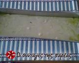 A picture of step 4 of Cake with tahini and dried fruits.