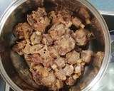 Foto del paso 4 de la receta: Rabo de ternera estofado al vino tinto