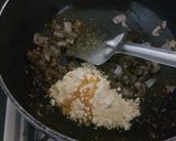 A picture of step 3 of Pyaaz Kachori.