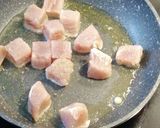 Foto del paso 3 de la receta: Atún en salsa con gambas