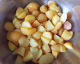 Foto del paso 5 de la receta Ensalada templada de patatas con langostinos y atún en conserva